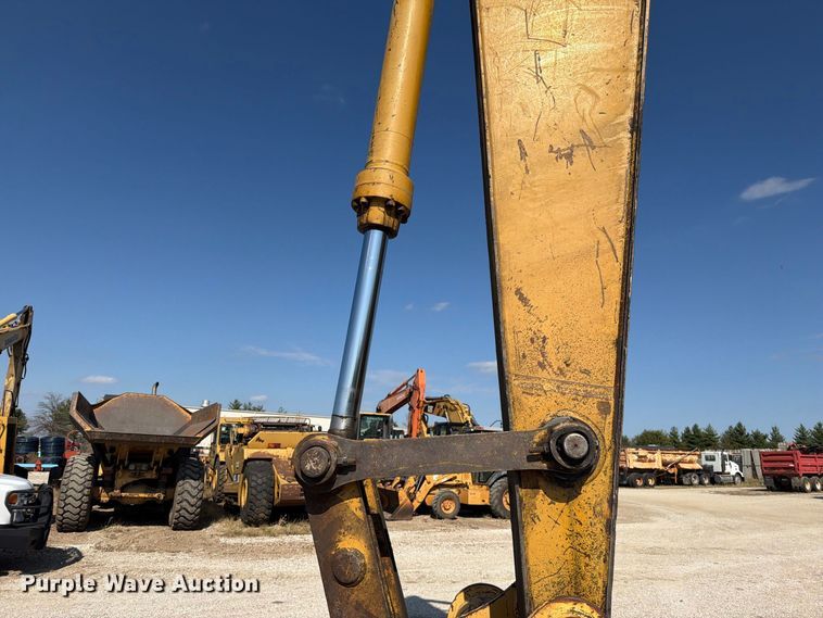 image for item FN5906 1992 Caterpillar 325 L excavator