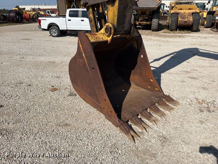 image for item FN5906 1992 Caterpillar 325 L excavator