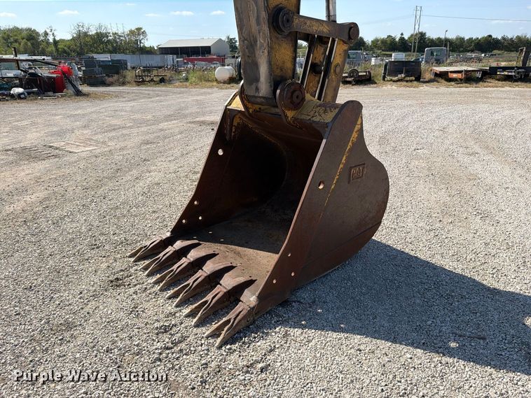 image for item FN5906 1992 Caterpillar 325 L excavator