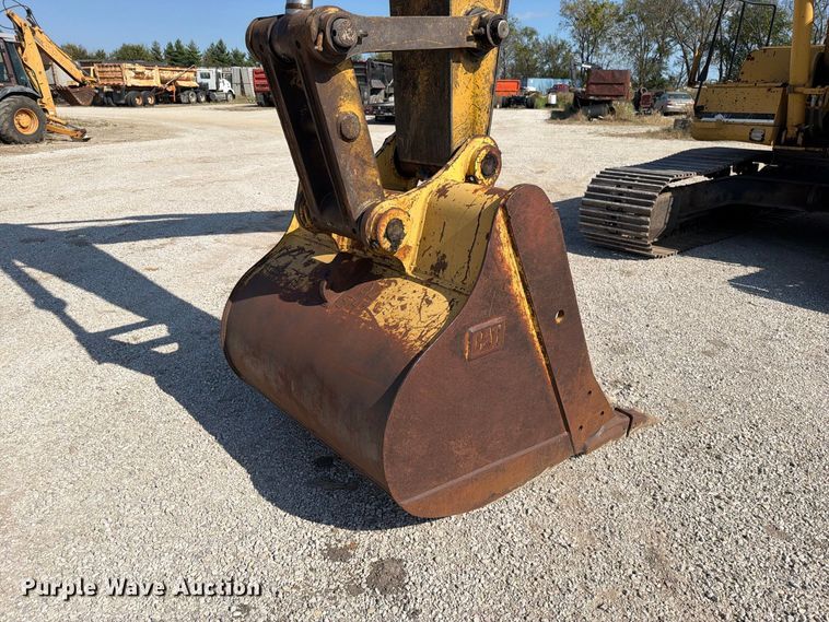 image for item FN5906 1992 Caterpillar 325 L excavator