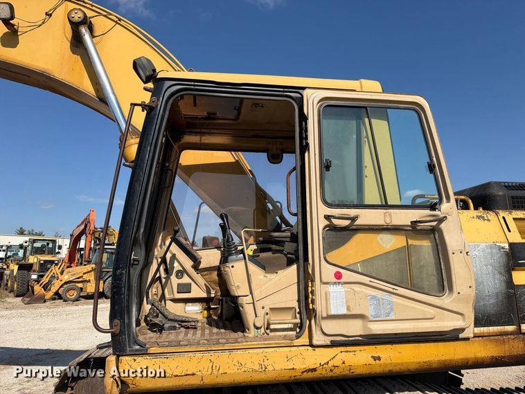 image for item FN5906 1992 Caterpillar 325 L excavator