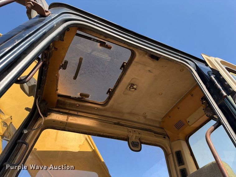 image for item FN5906 1992 Caterpillar 325 L excavator