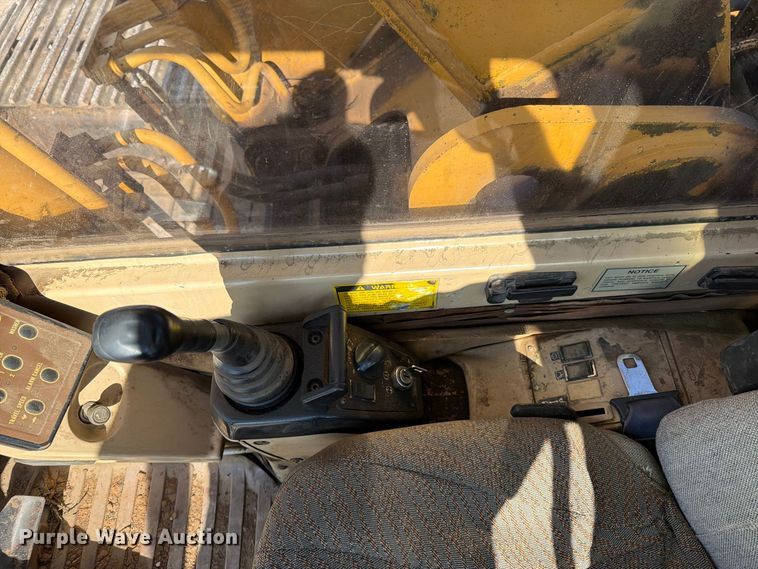 image for item FN5906 1992 Caterpillar 325 L excavator