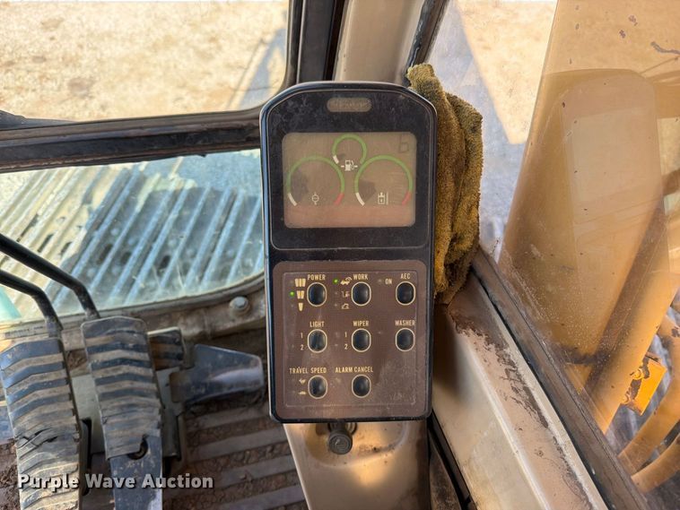image for item FN5906 1992 Caterpillar 325 L excavator