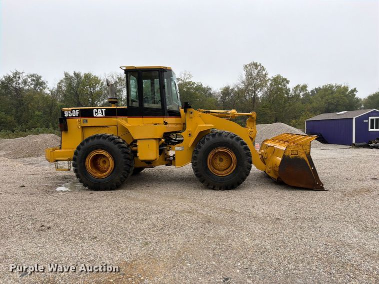 image for item FN5931 1997 Caterpillar 950F wheel loader