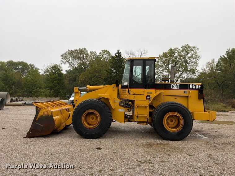 image for item FN5931 1997 Caterpillar 950F wheel loader