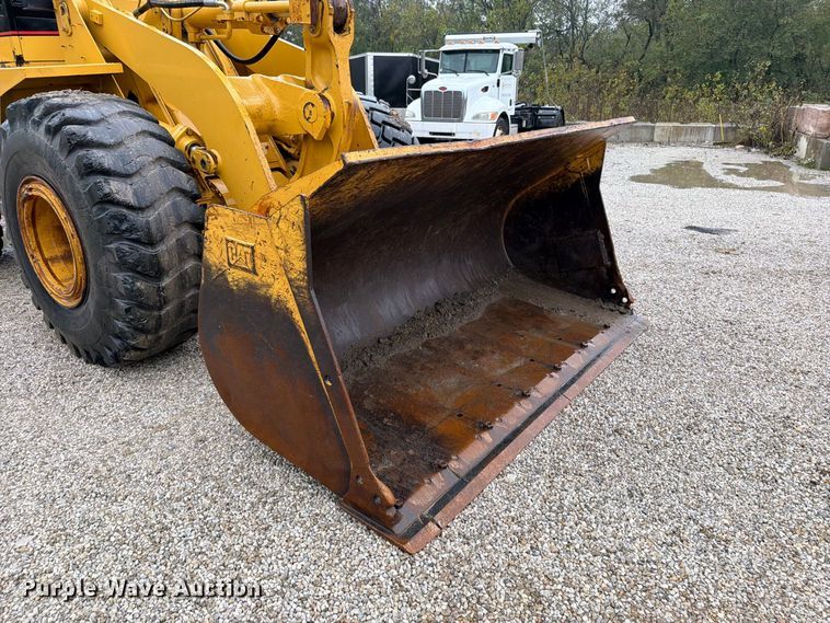 image for item FN5931 1997 Caterpillar 950F wheel loader