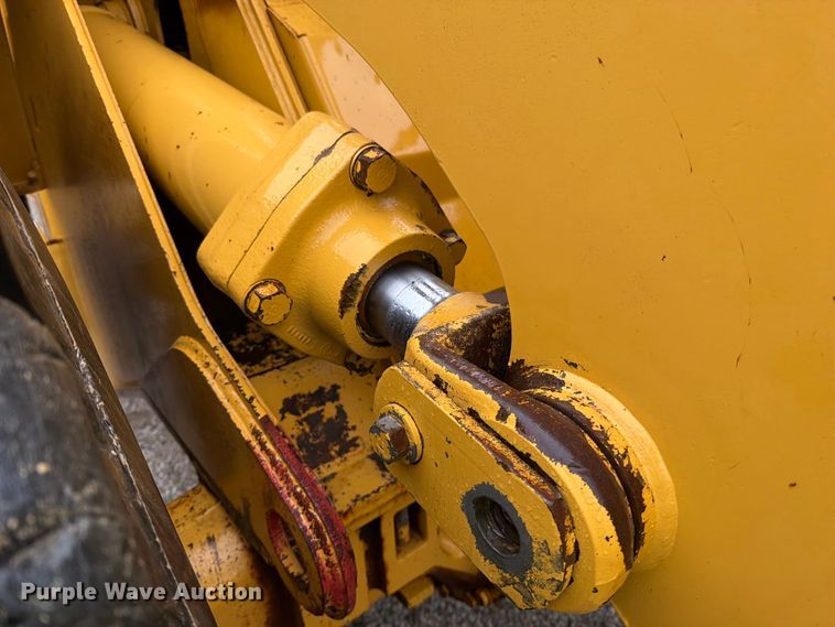image for item FN5931 1997 Caterpillar 950F wheel loader