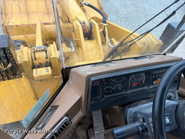image for item FN5931 1997 Caterpillar 950F wheel loader