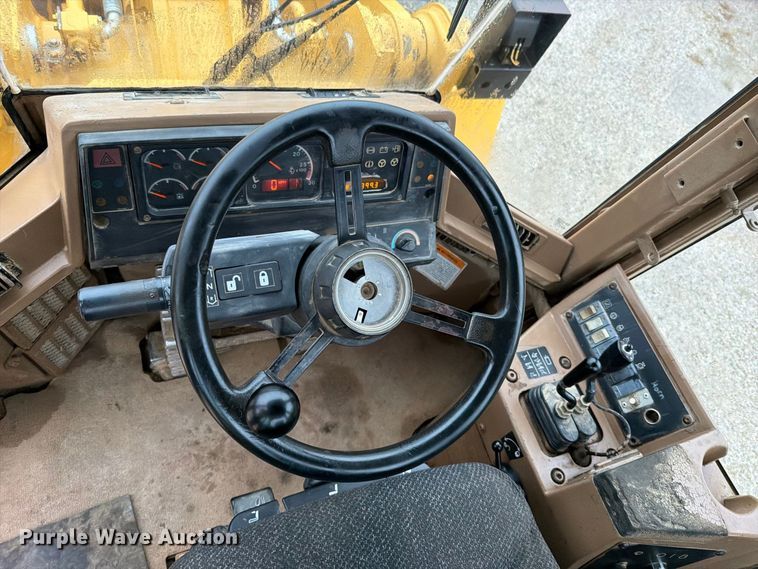 image for item FN5931 1997 Caterpillar 950F wheel loader