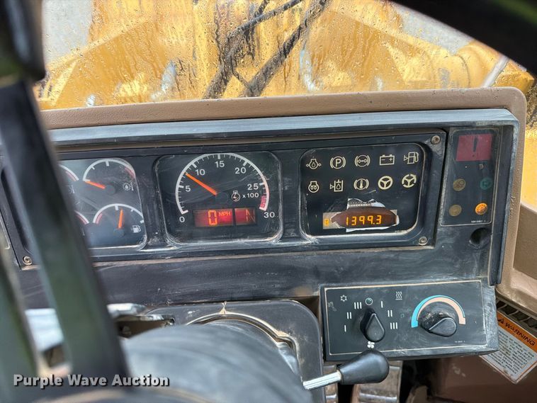 image for item FN5931 1997 Caterpillar 950F wheel loader