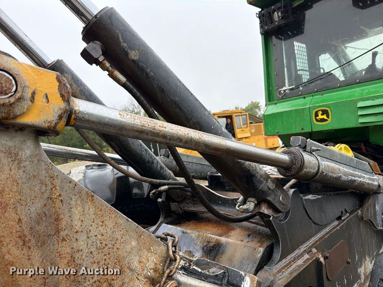 image for item FN5933 2014 John Deere 848H skidder