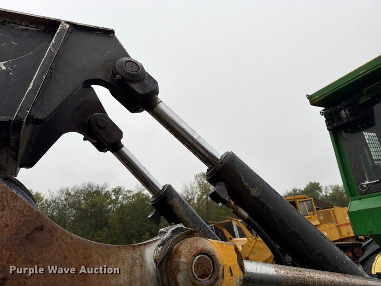 image for item FN5933 2014 John Deere 848H skidder