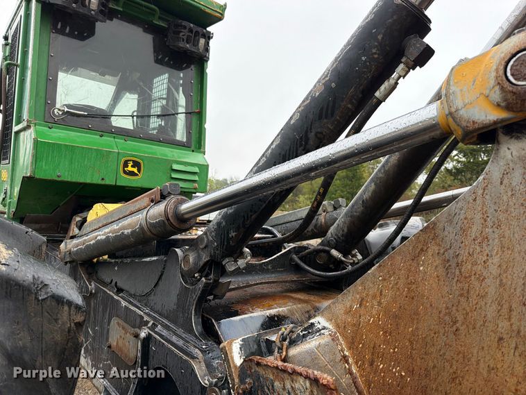 image for item FN5933 2014 John Deere 848H skidder