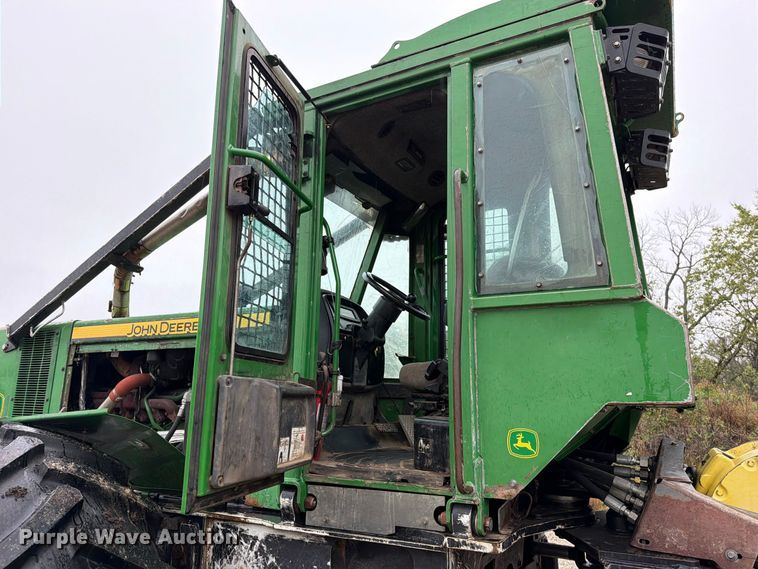 image for item FN5933 2014 John Deere 848H skidder