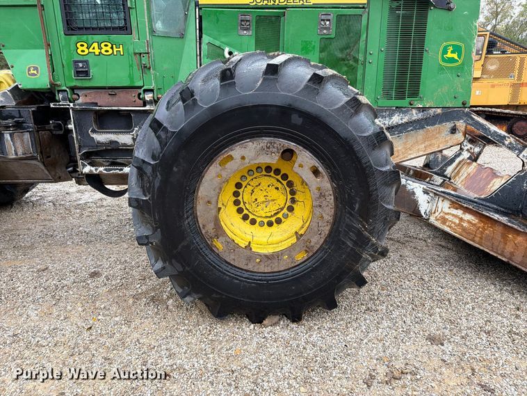 image for item FN5933 2014 John Deere 848H skidder