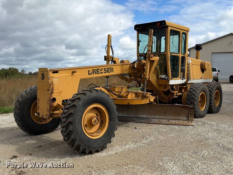 image for item FN5935 1987 Dresser A500E motor grader