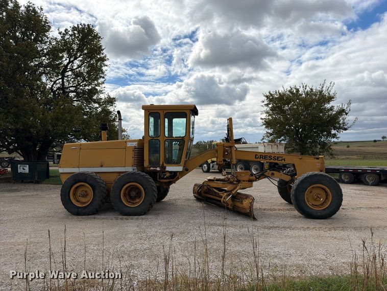 image for item FN5935 1987 Dresser A500E motor grader