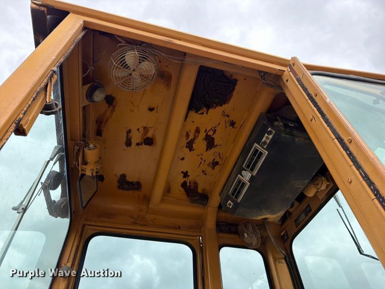 image for item FN5935 1987 Dresser A500E motor grader