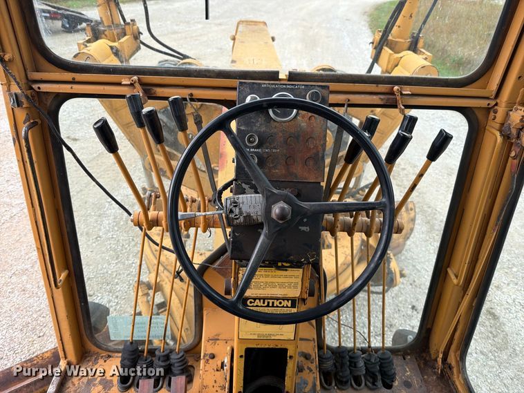 image for item FN5935 1987 Dresser A500E motor grader