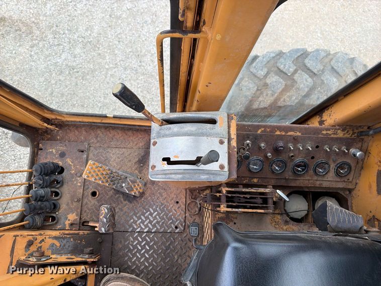 image for item FN5935 1987 Dresser A500E motor grader