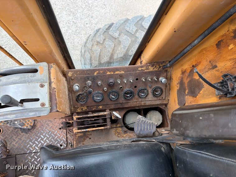 image for item FN5935 1987 Dresser A500E motor grader
