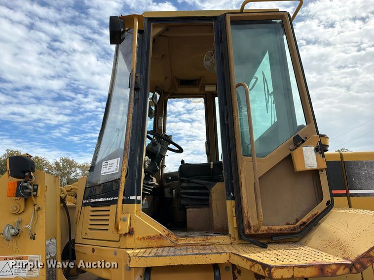 image for item FN5952 1997 Caterpillar 938F wheel loader