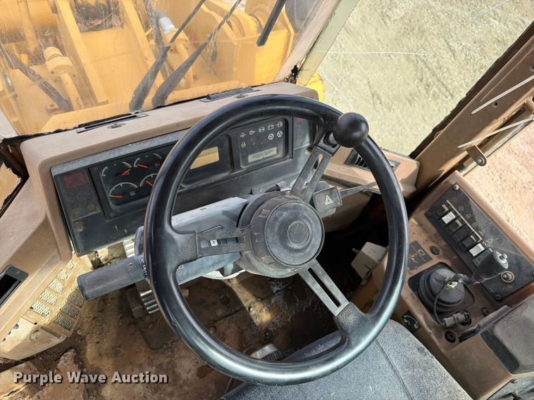 image for item FN5952 1997 Caterpillar 938F wheel loader