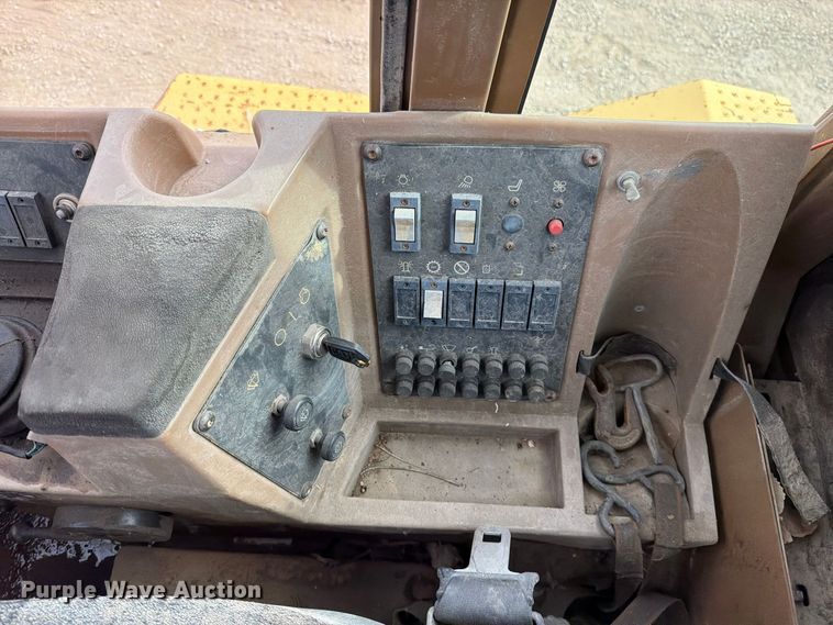 image for item FN5952 1997 Caterpillar 938F wheel loader