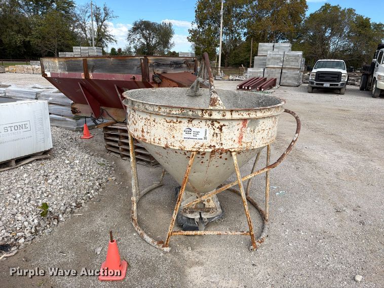 image for item FN5953 Gar-Bro 440-R concrete bucket