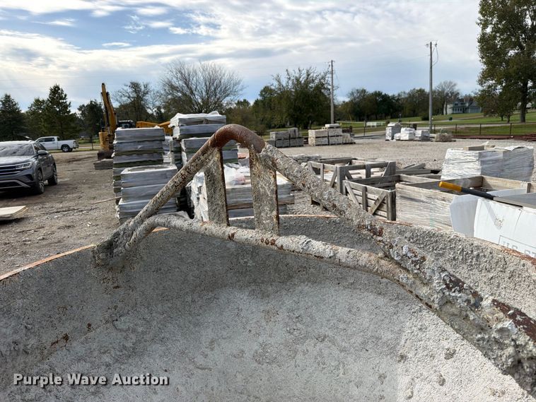 image for item FN5953 Gar-Bro 440-R concrete bucket