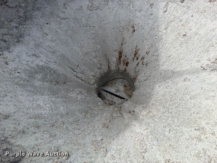 image for item FN5953 Gar-Bro 440-R concrete bucket