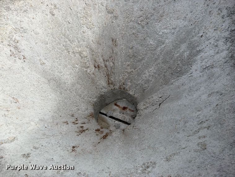 image for item FN5953 Gar-Bro 440-R concrete bucket