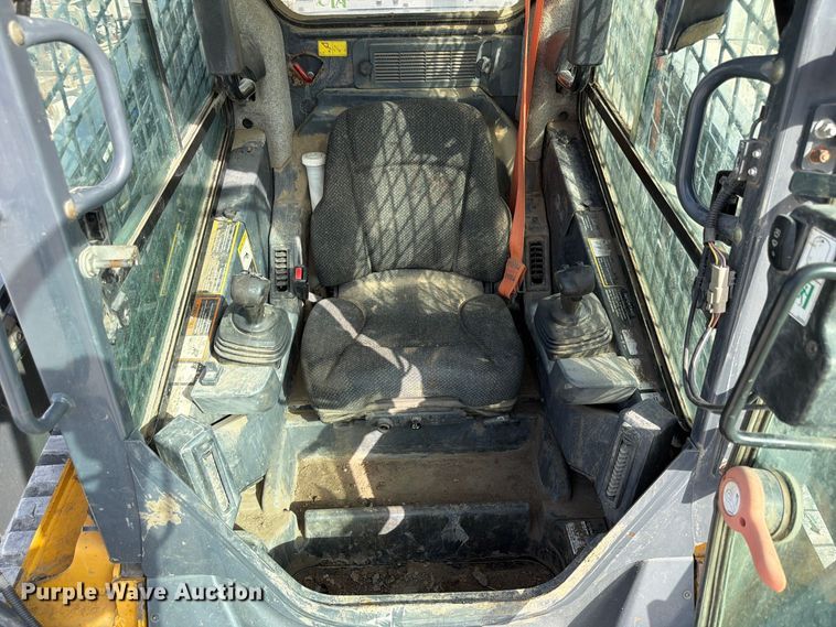 image for item FP3165 2018 John Deere 333G tracked skid steer loader