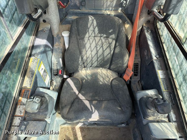 image for item FP3165 2018 John Deere 333G tracked skid steer loader
