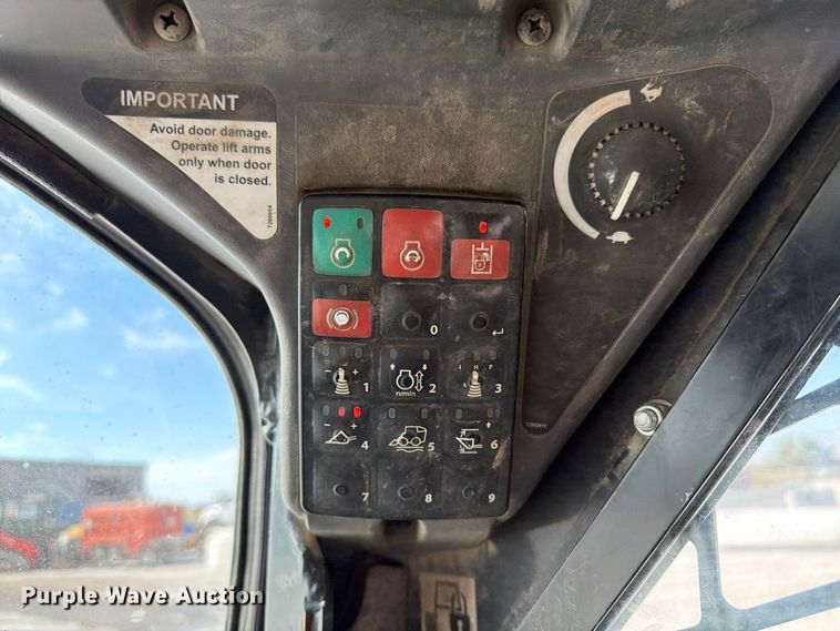 image for item FP3165 2018 John Deere 333G tracked skid steer loader