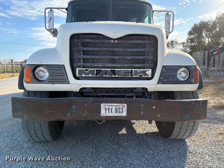 image for item FP3166 2003 Mack CV713 vacuum truck