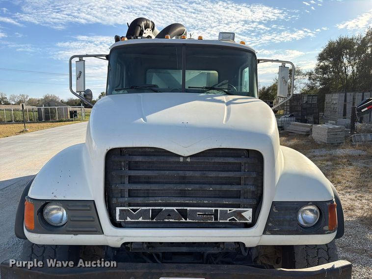 image for item FP3166 2003 Mack CV713 vacuum truck