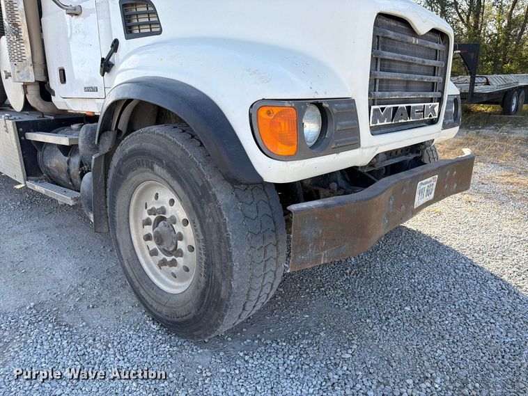 image for item FP3166 2003 Mack CV713 vacuum truck