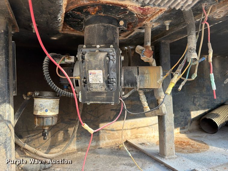 image for item FP3166 2003 Mack CV713 vacuum truck
