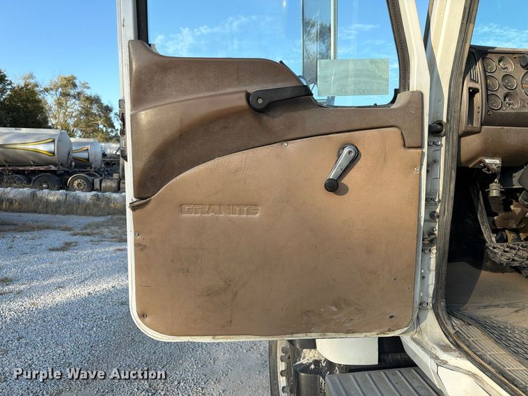 image for item FP3166 2003 Mack CV713 vacuum truck