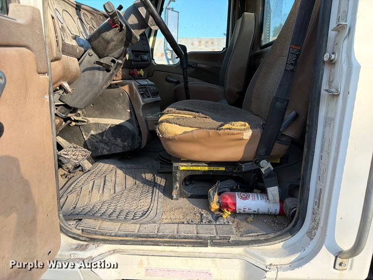image for item FP3166 2003 Mack CV713 vacuum truck