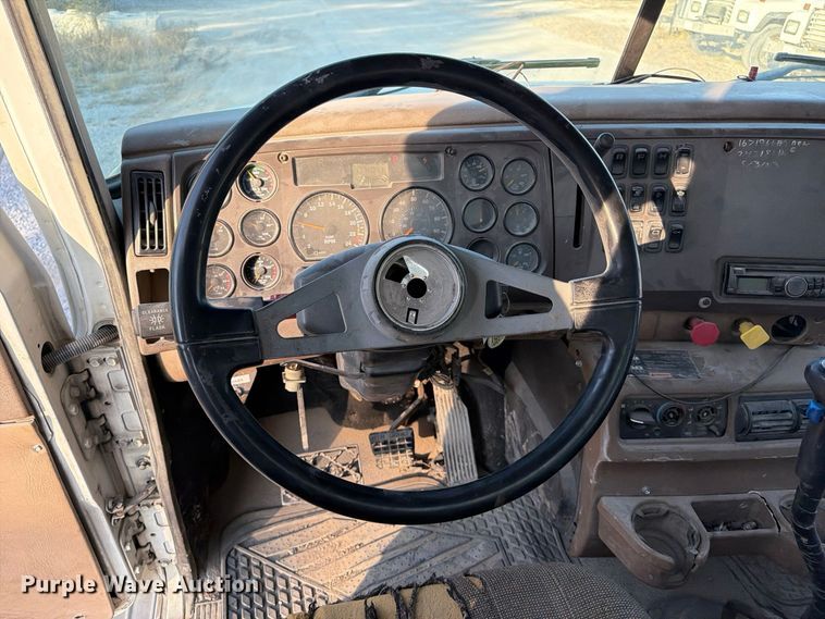 image for item FP3166 2003 Mack CV713 vacuum truck