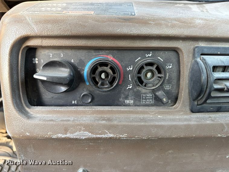 image for item FP3166 2003 Mack CV713 vacuum truck