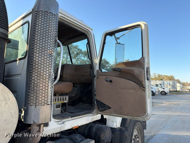 image for item FP3166 2003 Mack CV713 vacuum truck