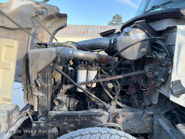image for item FP3166 2003 Mack CV713 vacuum truck