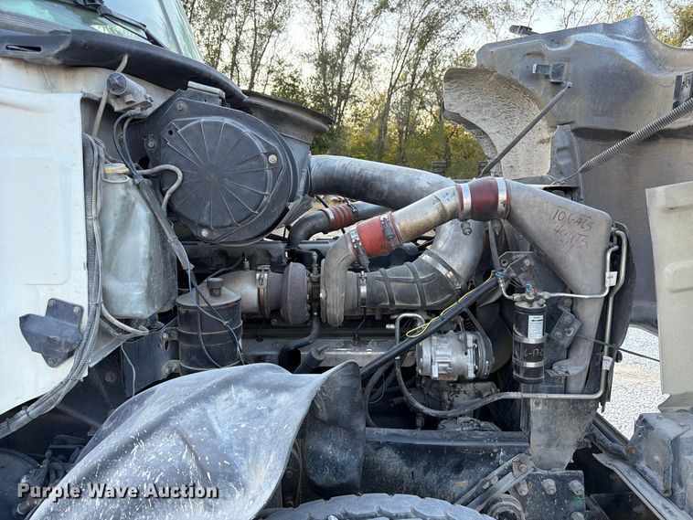 image for item FP3166 2003 Mack CV713 vacuum truck