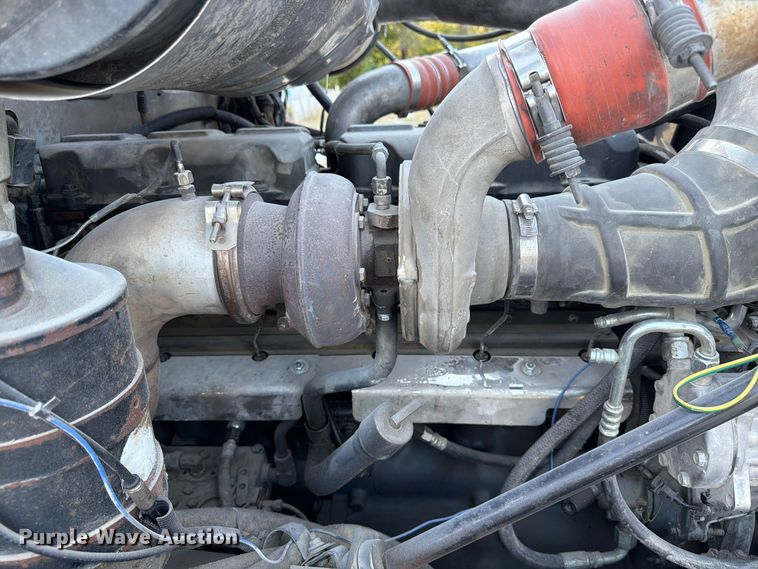 image for item FP3166 2003 Mack CV713 vacuum truck