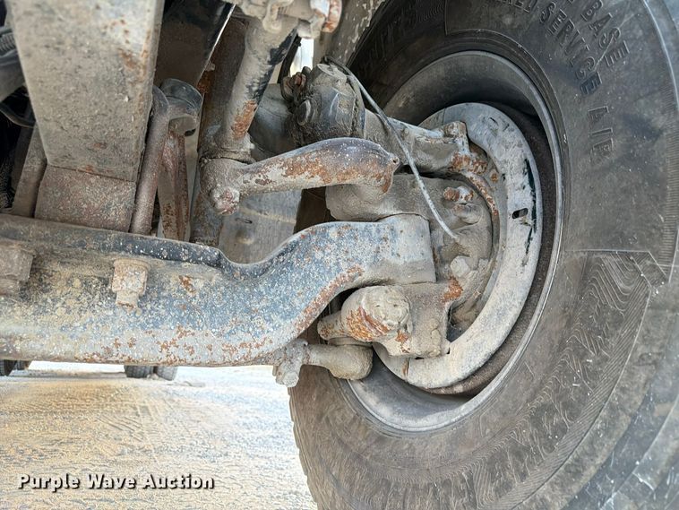 image for item FP3166 2003 Mack CV713 vacuum truck