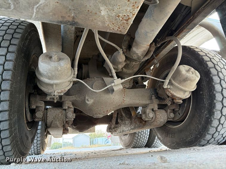 image for item FP3166 2003 Mack CV713 vacuum truck
